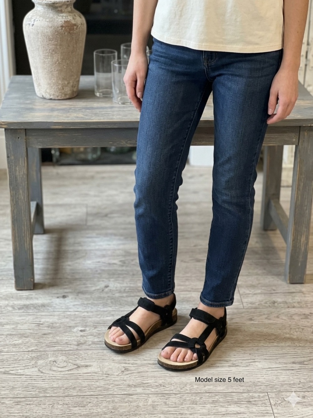 Teva Ventura black leather sandals Womens 5 new